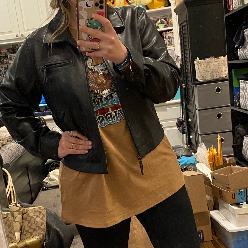 Women’s Black synthetic Leather  jacket!